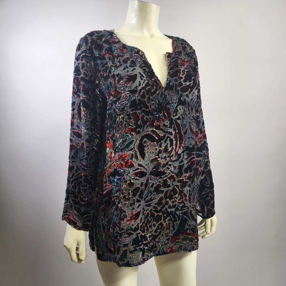 Chicos large velvet top